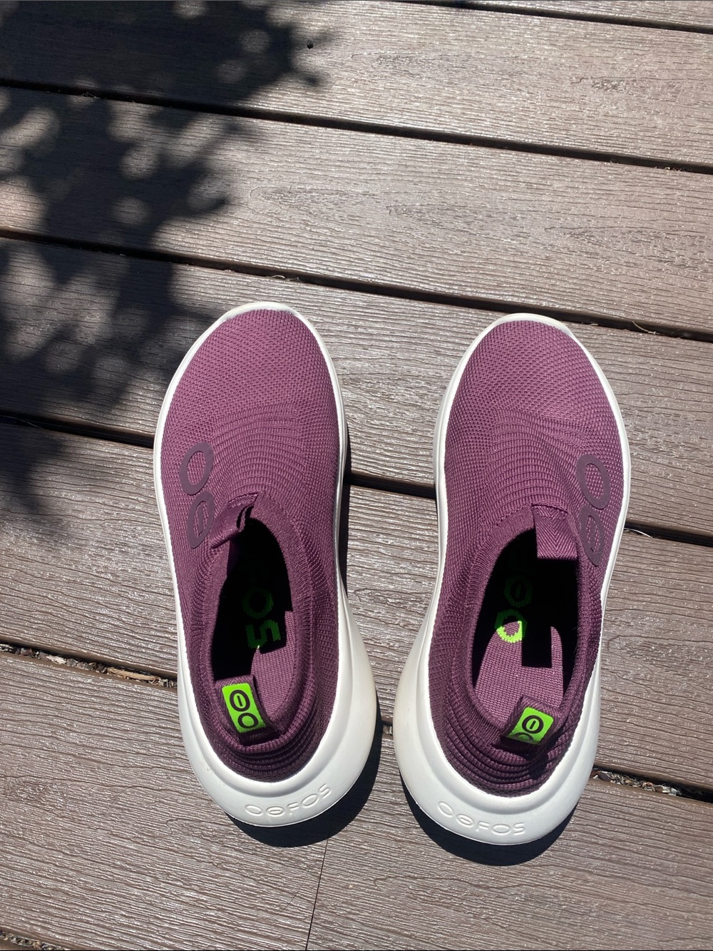Oofos Zen size 10